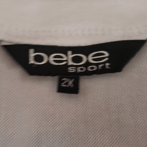 NWT Bebe Sport V-neck Tshirt, 2X - Picture 3 of 5